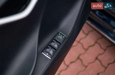 Лифтбек Tesla Model S 2013 в 