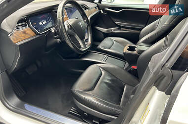Лифтбек Tesla Model S 2016 в Львове