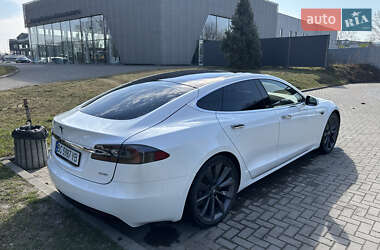 Лифтбек Tesla Model S 2016 в Львове