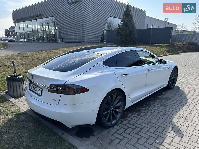Ліфтбек Tesla Model S 2016 в Львові