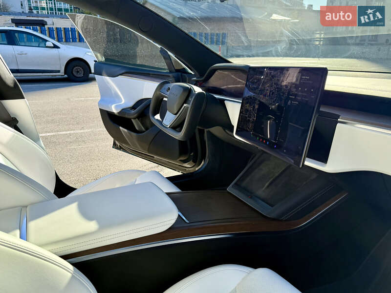 Лифтбек Tesla Model S 2022 в Киеве