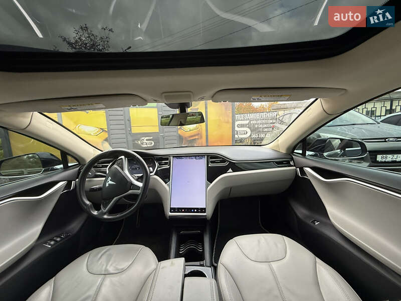 Лифтбек Tesla Model S 2013 в Стрые