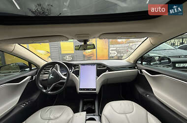 Лифтбек Tesla Model S 2013 в 