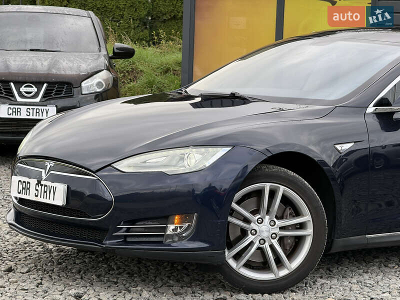 Лифтбек Tesla Model S 2013 в Стрые