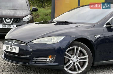 Лифтбек Tesla Model S 2013 в 