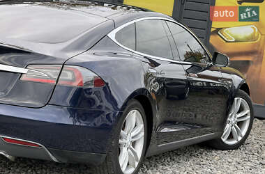 Лифтбек Tesla Model S 2013 в 
