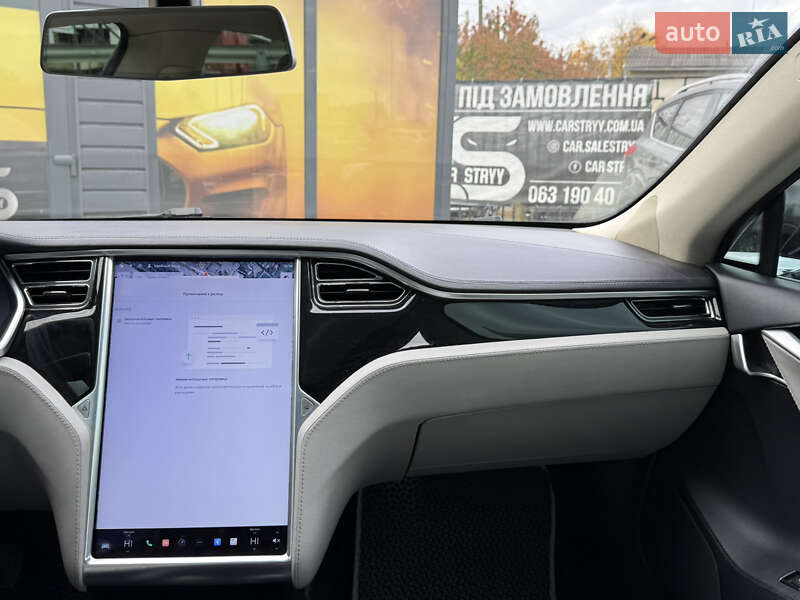 Лифтбек Tesla Model S 2013 в Стрые
