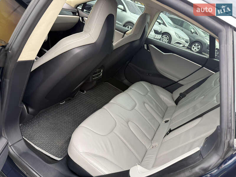 Лифтбек Tesla Model S 2013 в Стрые