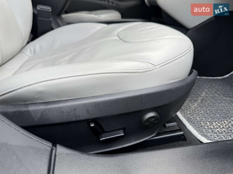 Лифтбек Tesla Model S 2013 в Стрые