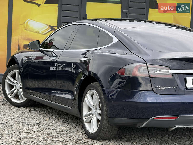 Лифтбек Tesla Model S 2013 в Стрые