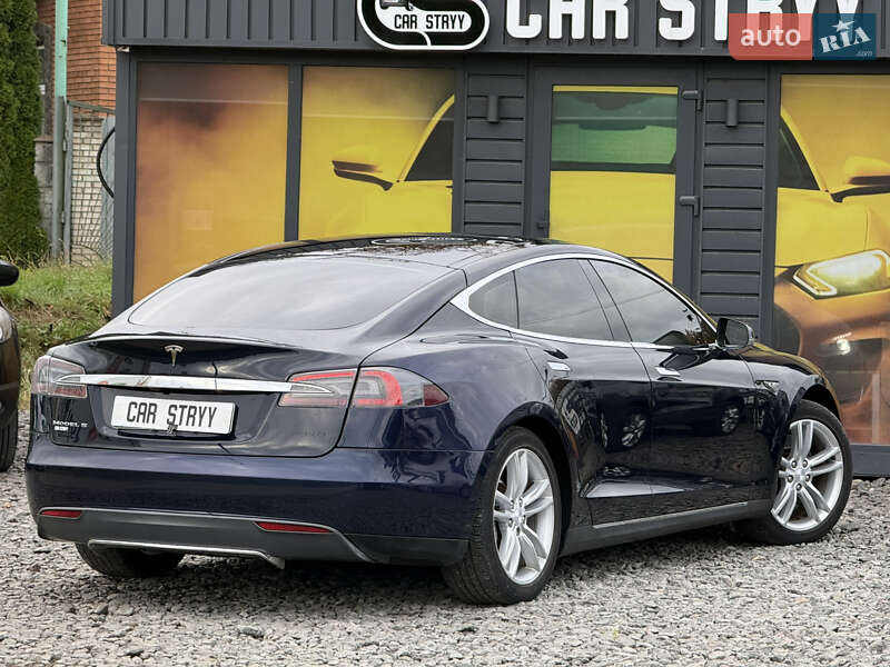 Лифтбек Tesla Model S 2013 в Стрые