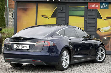 Лифтбек Tesla Model S 2013 в 
