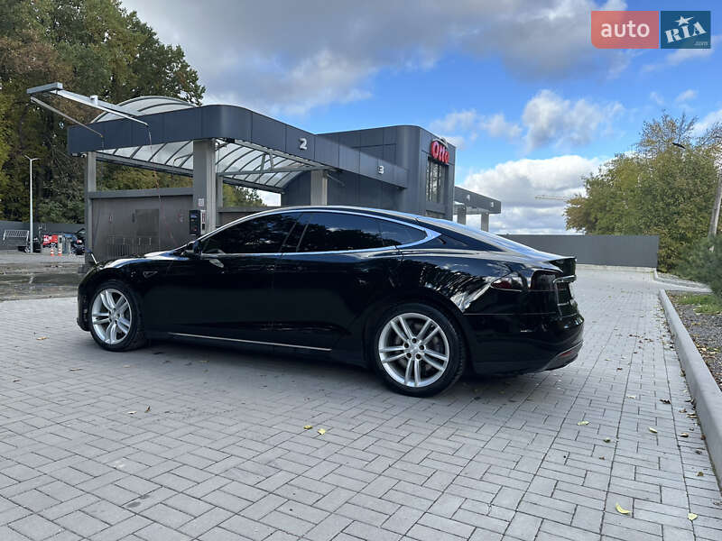 Лифтбек Tesla Model S 2015 в Хмельницком фото 6 Лифтбек Tesla Model S 2015 в Хмельницком