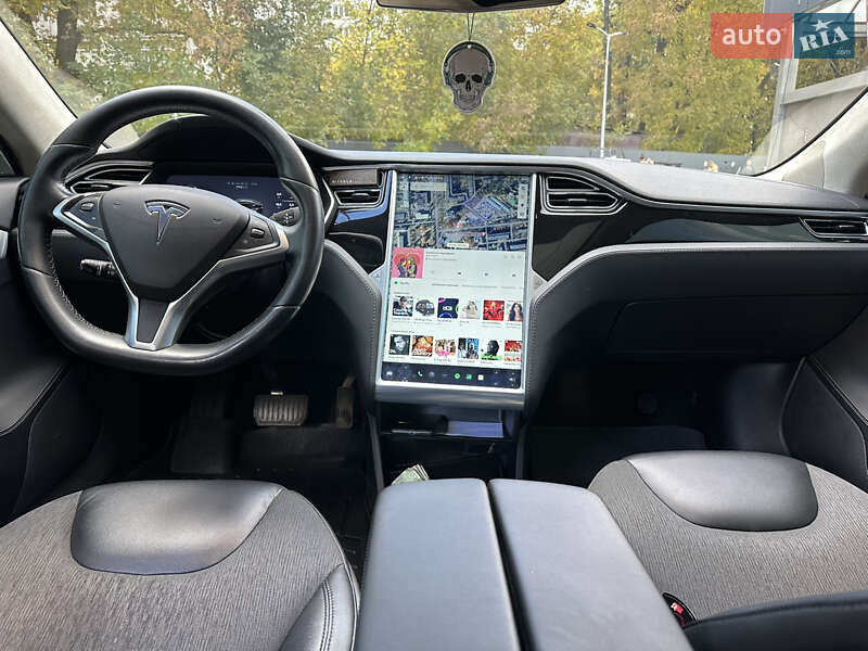 Лифтбек Tesla Model S 2015 в Хмельницком фото 16 Лифтбек Tesla Model S 2015 в Хмельницком