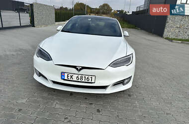 Лифтбек Tesla Model S 2018 в 