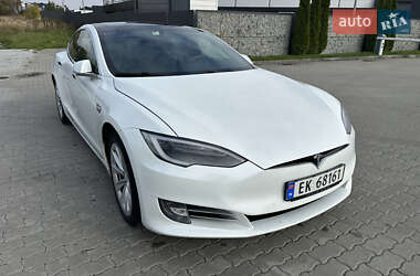 Лифтбек Tesla Model S 2018 в 
