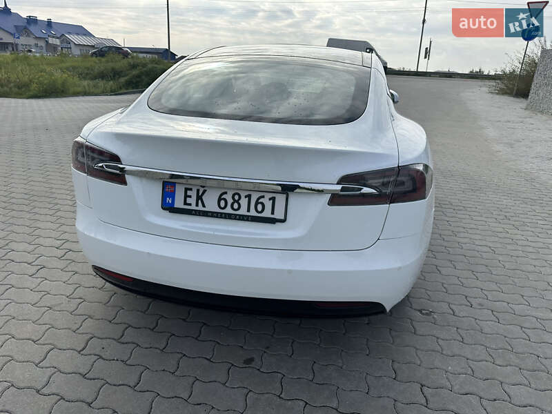 Ліфтбек Tesla Model S 2018 в Львові