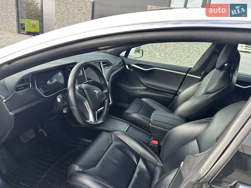 Ліфтбек Tesla Model S 2018 в Львові
