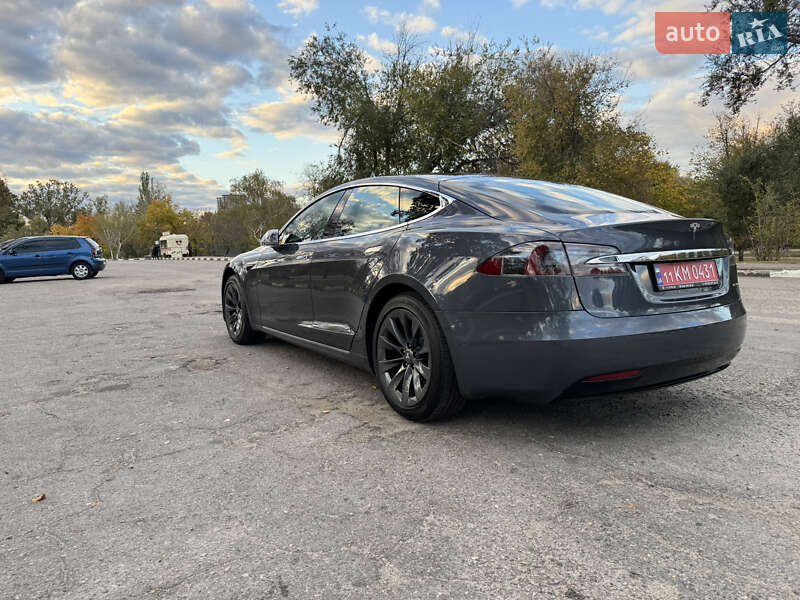 Ліфтбек Tesla Model S 2020 в Запоріжжі