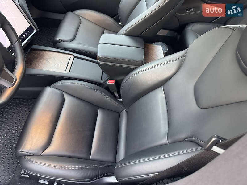 Ліфтбек Tesla Model S 2020 в Запоріжжі