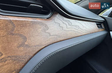 Ліфтбек Tesla Model S 2020 в Дніпрі