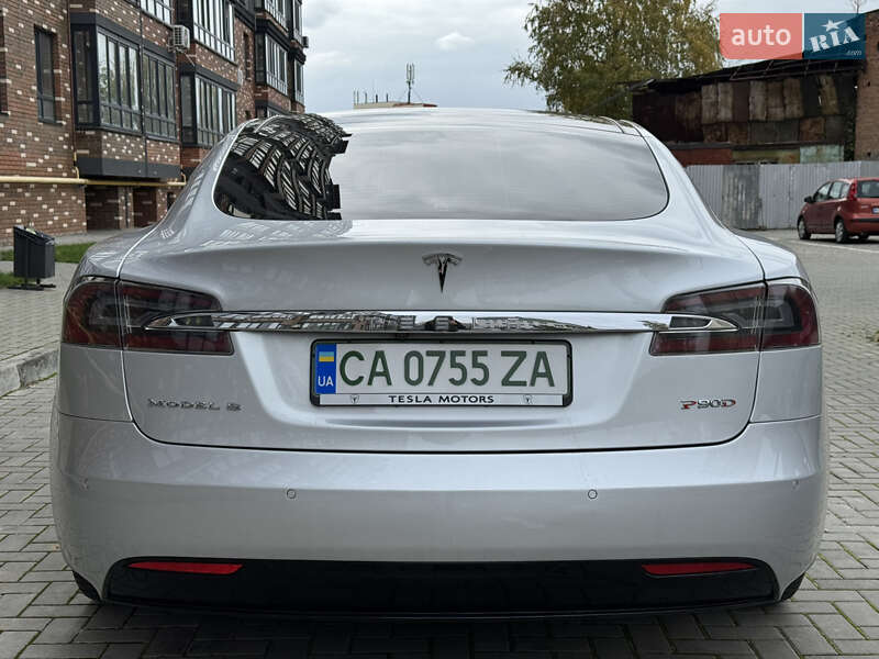 Ліфтбек Tesla Model S 2016 в Житомирі