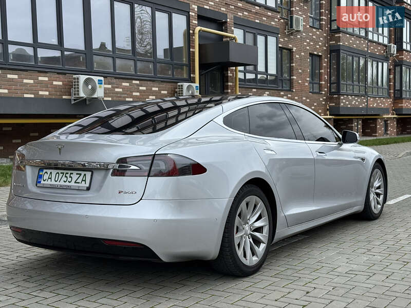 Ліфтбек Tesla Model S 2016 в Житомирі