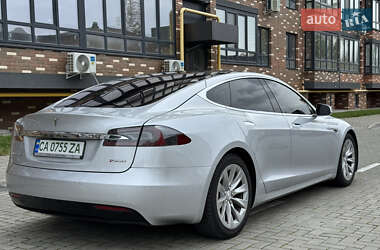 Лифтбек Tesla Model S 2016 в 