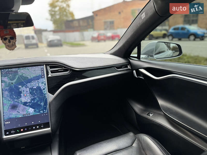 Ліфтбек Tesla Model S 2016 в Житомирі