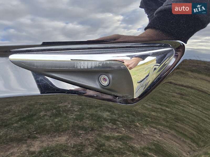 Ліфтбек Tesla Model S 2016 в Полтаві фото 29 Ліфтбек Tesla Model S 2016 в Полтаві
