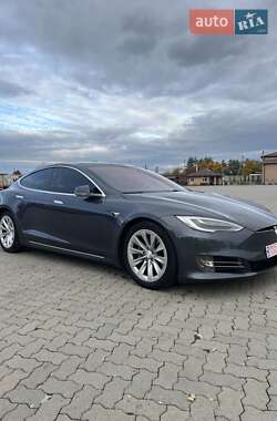 Лифтбек Tesla Model S 2016 в Сарнах