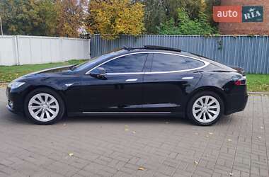 Лифтбек Tesla Model S 2014 в 