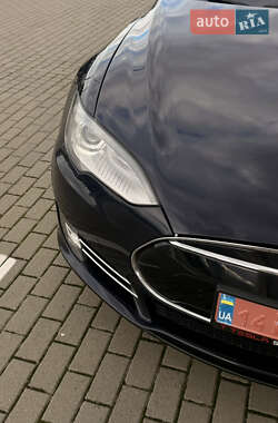 Лифтбек Tesla Model S 2014 в 