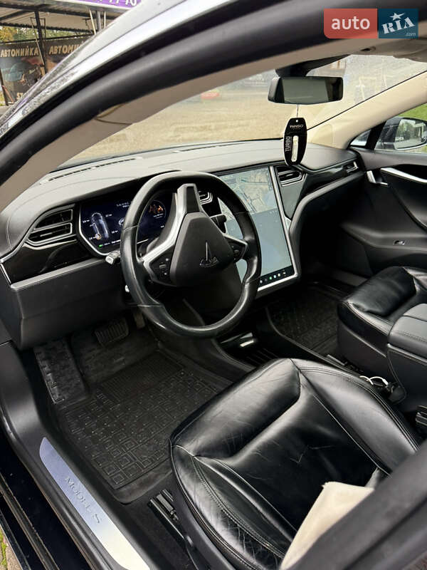 Ліфтбек Tesla Model S 2015 в Калуші