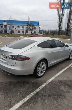Лифтбек Tesla Model S 2014 в 