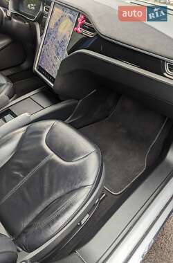 Лифтбек Tesla Model S 2014 в 