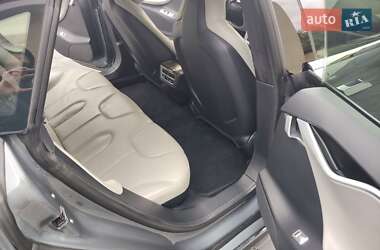 Ліфтбек Tesla Model S 2013 в 