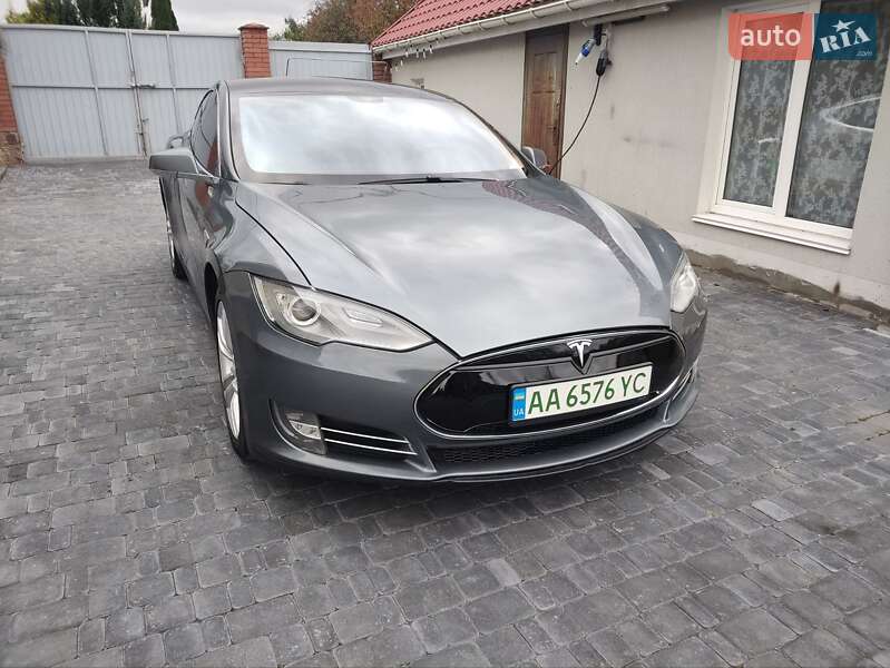Лифтбек Tesla Model S 2013 в Василькове