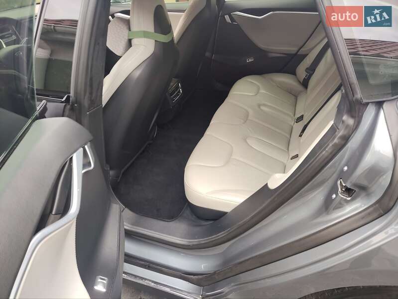 Лифтбек Tesla Model S 2013 в Василькове