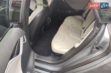 Ліфтбек Tesla Model S 2013 в 