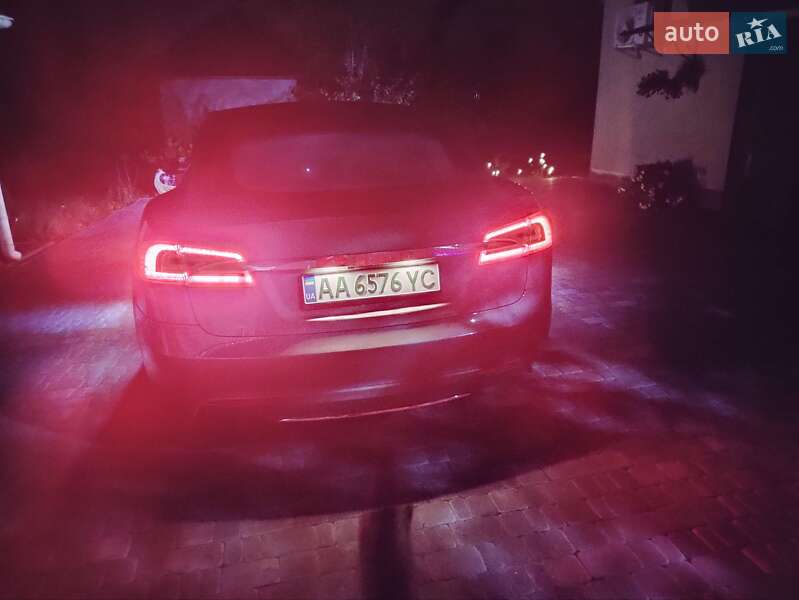 Лифтбек Tesla Model S 2013 в Василькове