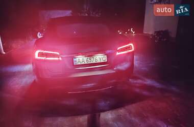 Ліфтбек Tesla Model S 2013 в 