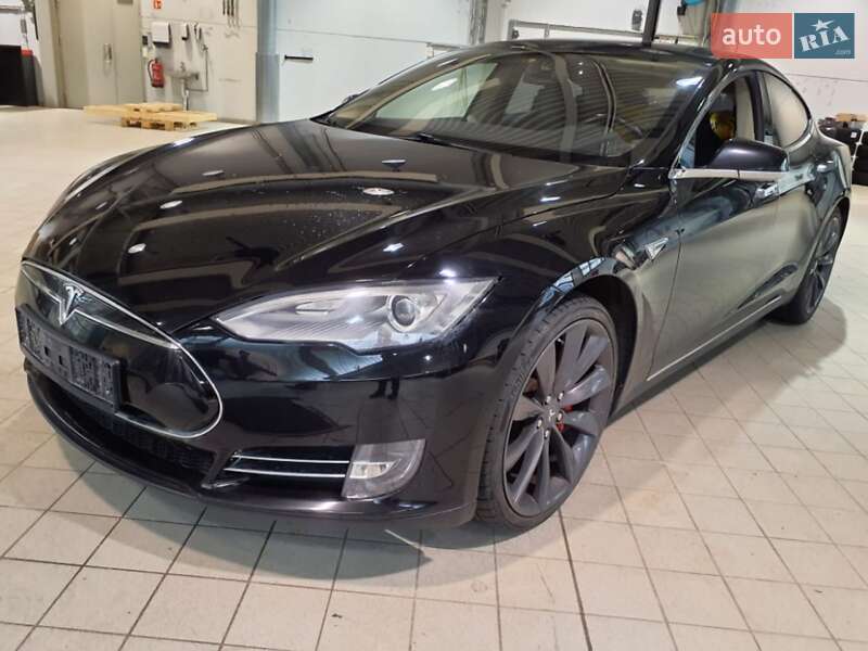 Ліфтбек Tesla Model S 2014 в Києві фото 17 Ліфтбек Tesla Model S 2014 в Києві