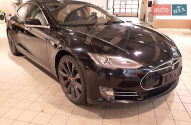 Tesla Model S 2014