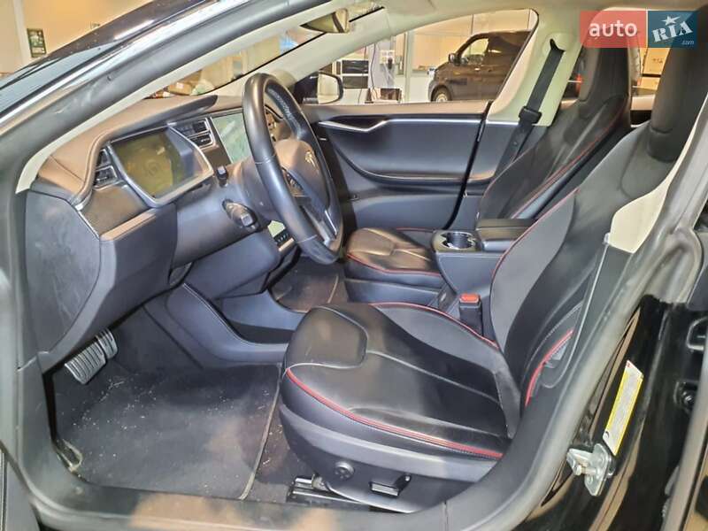 Ліфтбек Tesla Model S 2014 в Києві фото 25 Ліфтбек Tesla Model S 2014 в Києві