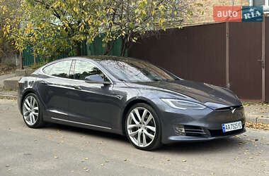 Tesla Model S 2020