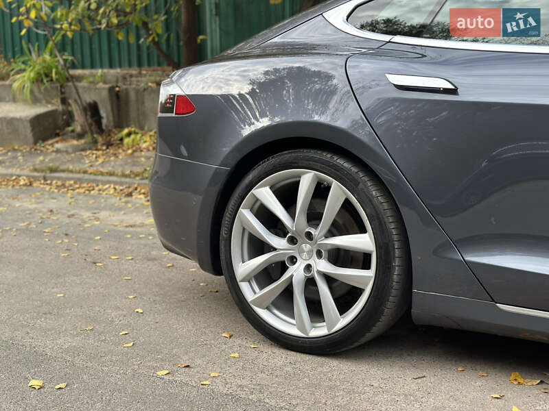 Ліфтбек Tesla Model S 2020 в Києві