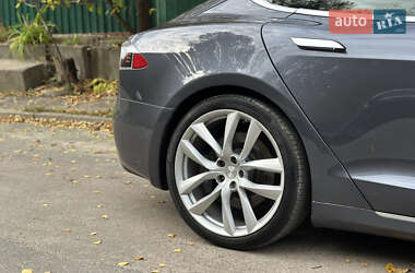 Лифтбек Tesla Model S 2020 в 