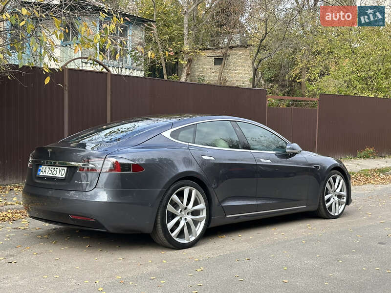 Ліфтбек Tesla Model S 2020 в Києві