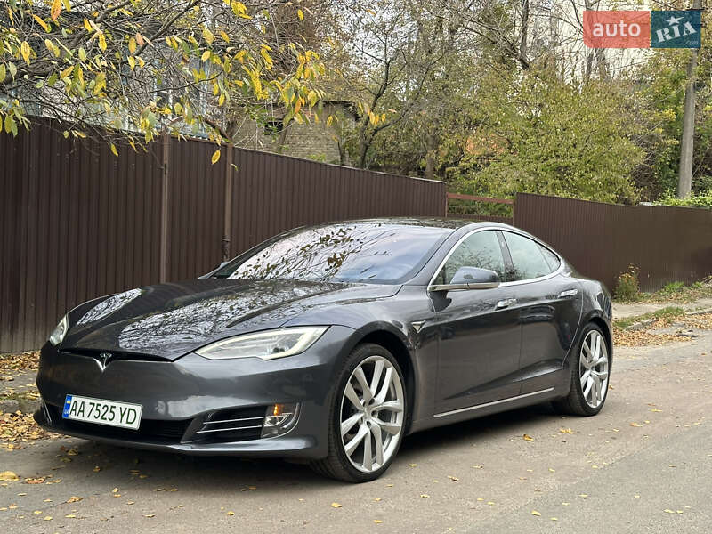 Ліфтбек Tesla Model S 2020 в Києві